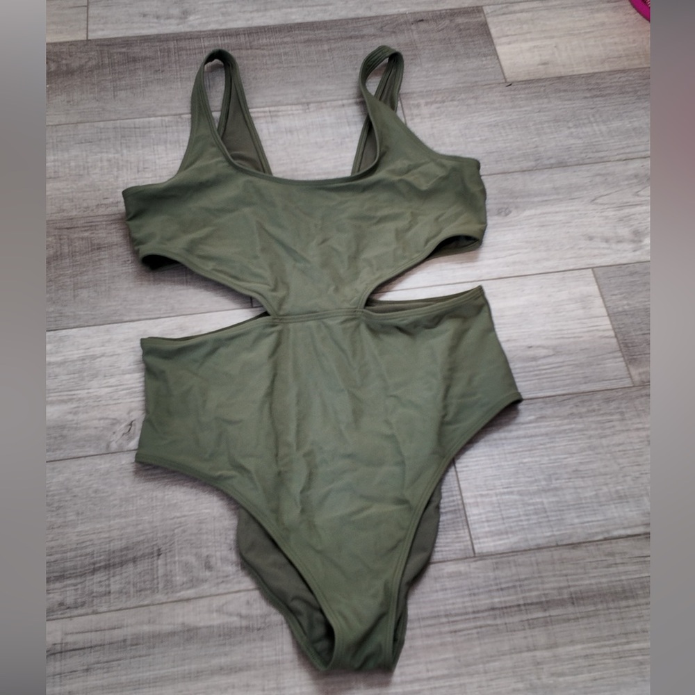 Aerie Green Cut Out One Piece Swimsuit XL Women Chic Cute Swimwear Summer